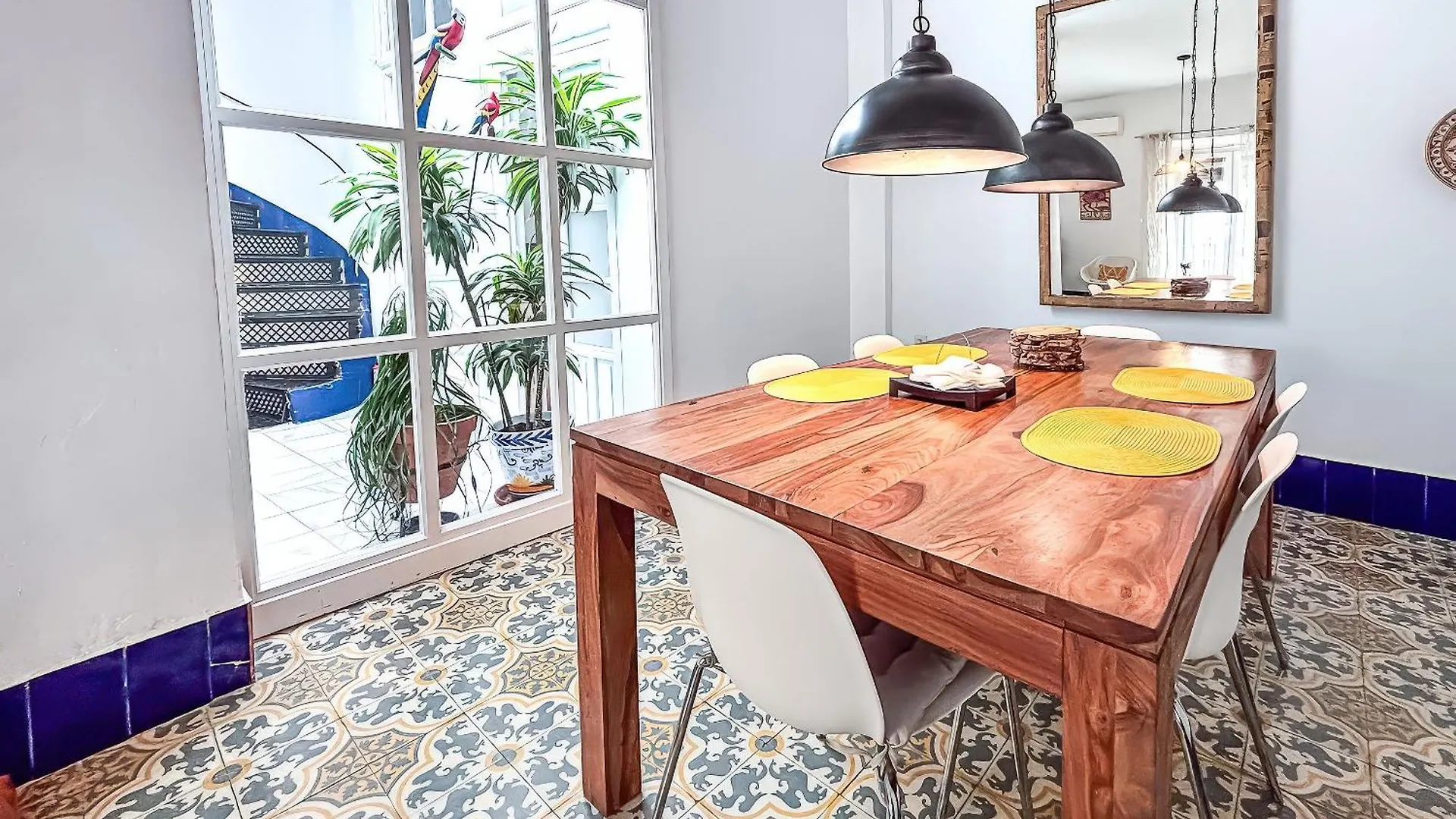 Rooftop Maisonette With Magnificent Terrace Siviglia Appartamento