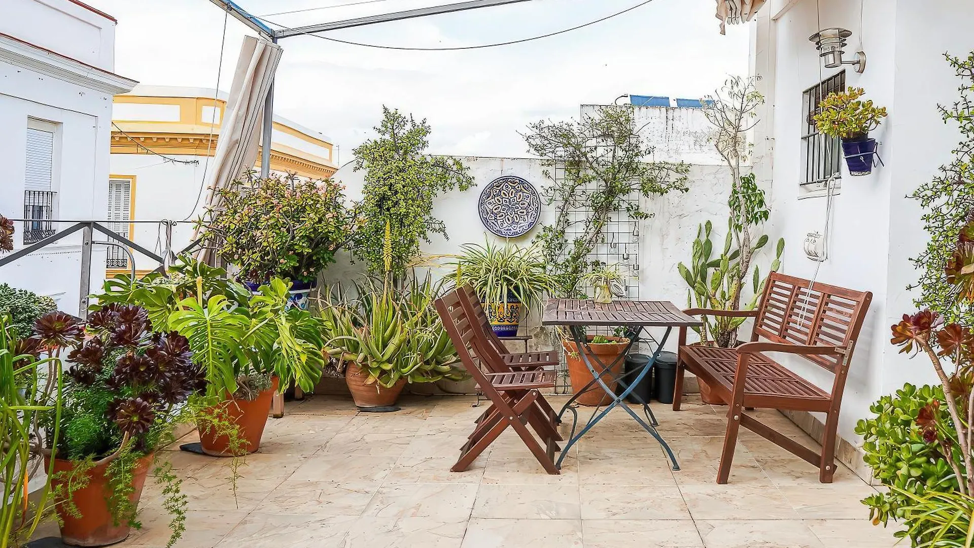 Rooftop Maisonette With Magnificent Terrace إشبيلية